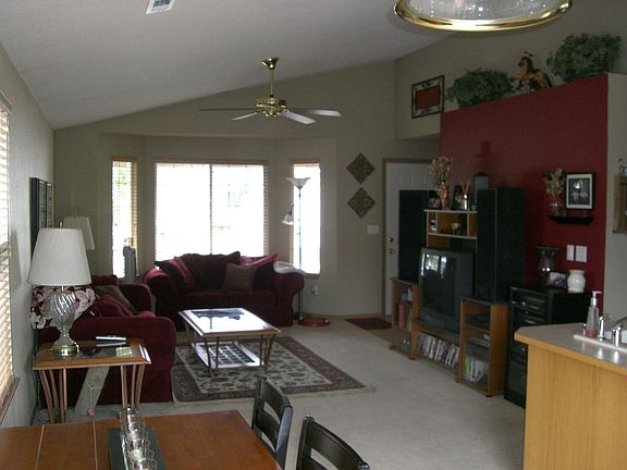 Livingroom w/ vaulted ceilings