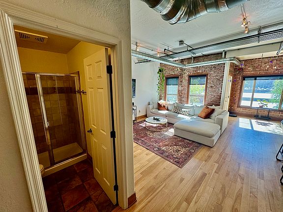 Downstairs full bath with main room