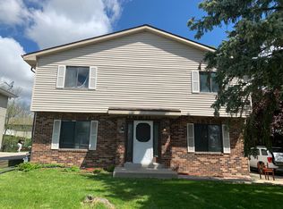 2502 E 2536th College #TOWNHOUSE, Cudahy, WI 53110