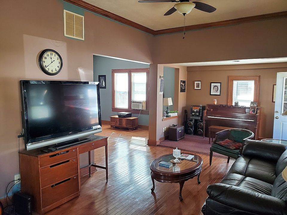 Spacious Living Room