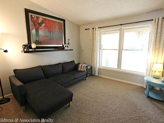 4th image of 2034 Oak Hollow Dr