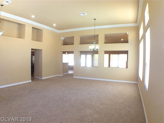 4th image of 2821 Greenview Ct