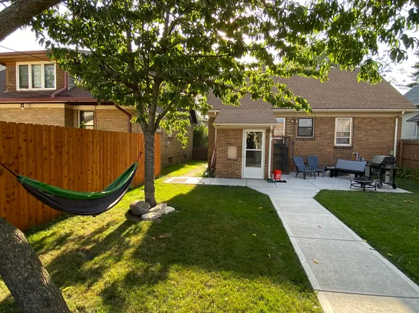 (undisclosed Address), Glendale, WI 53209