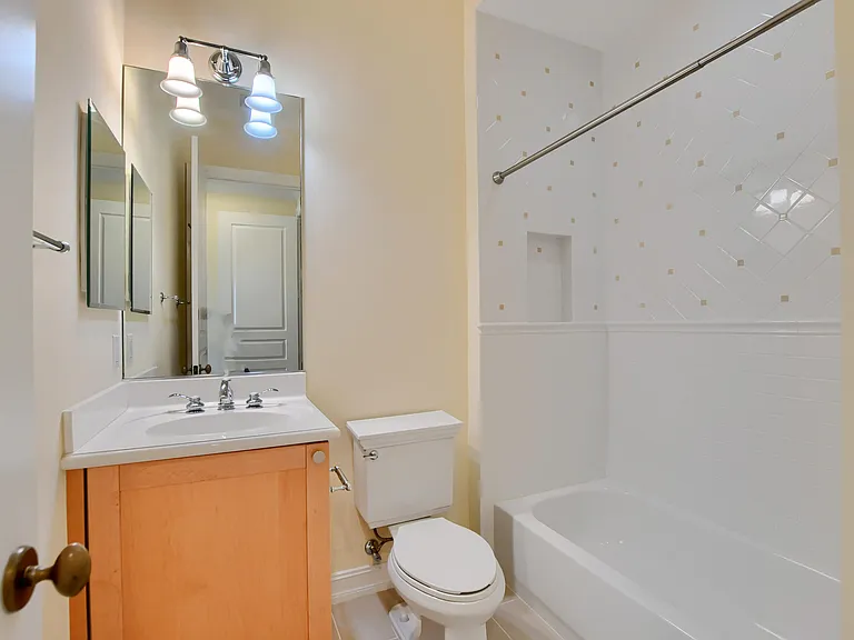 503 N Mallory Cir — Photo 22