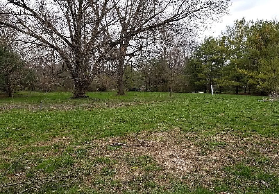 2nd image of 7660 W Oak St