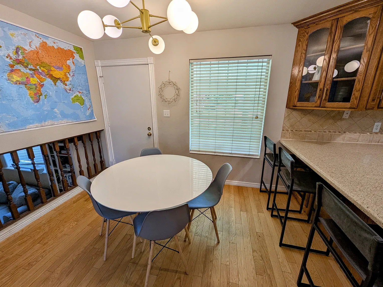 4 bed, 2112 sqft, $2,600 — Photo 4