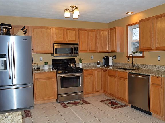 4th image of 1705 Lorimar Dr