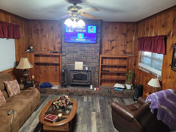 2nd image of 284 Iron Mountain Rd