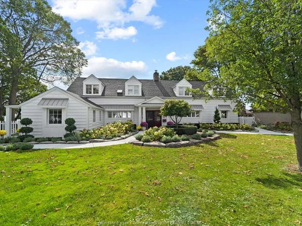 321 Lakeview Ave, Kingsville, ON N9Y 2E2