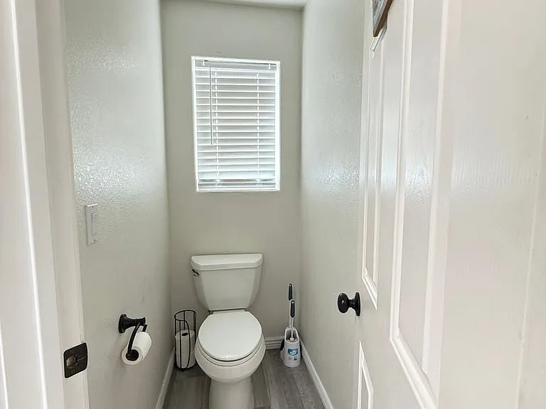 2725 Huntington Dr — Photo 11