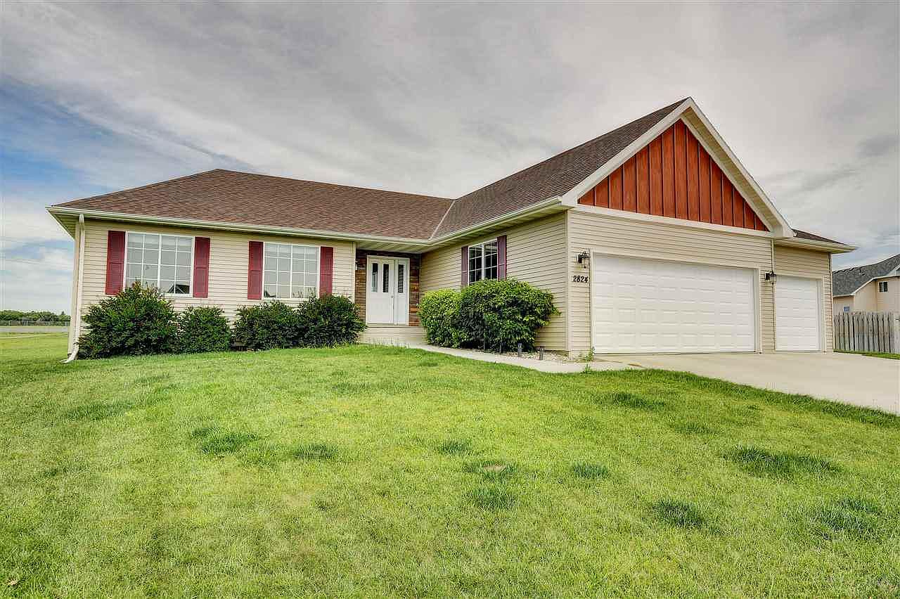 2824 Grey Eagle Pass, Minot, ND 58703 Zillow