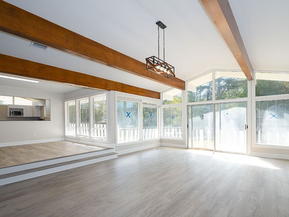 Living Area- Main level