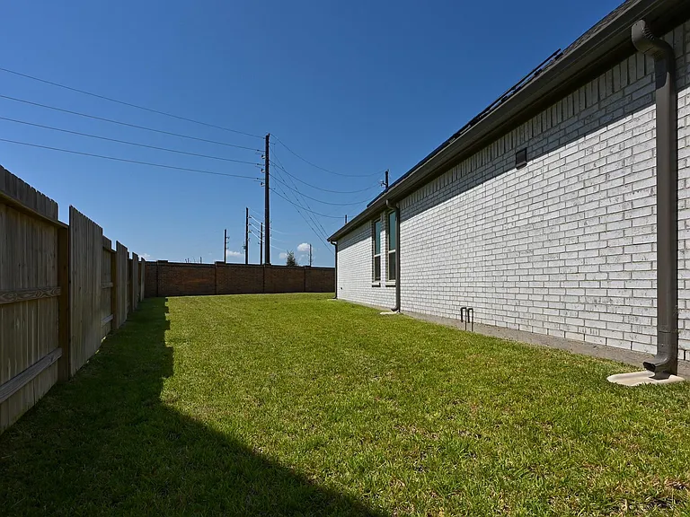 3057 Pensacola Dr — Photo 38
