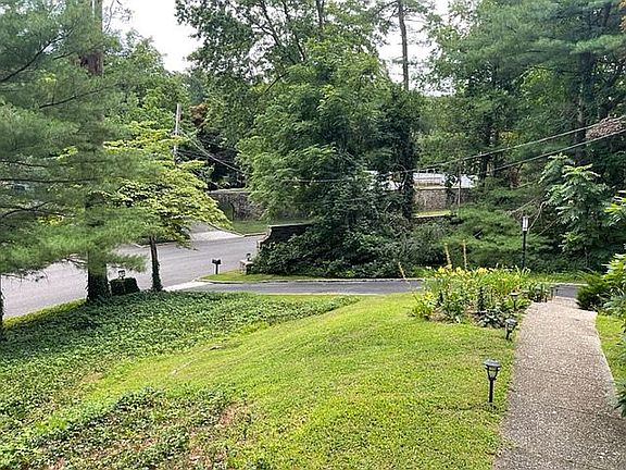 5th image of 6 Carol Ct