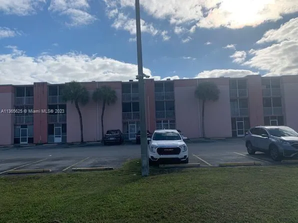 19791 SW 114th Ave APT 132, Miami, FL 33157