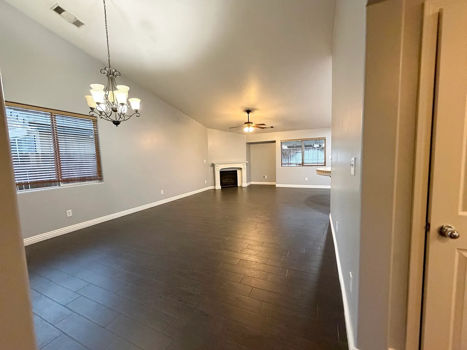 4 bed, 1626 sqft, $2,400 — Photo 3