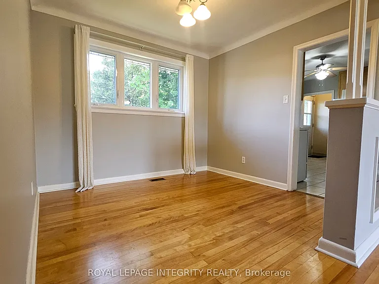 1764 Gage Cres — Photo 25