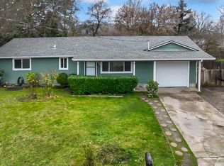 202 Corcoran Ln, Central Pt, OR 97502