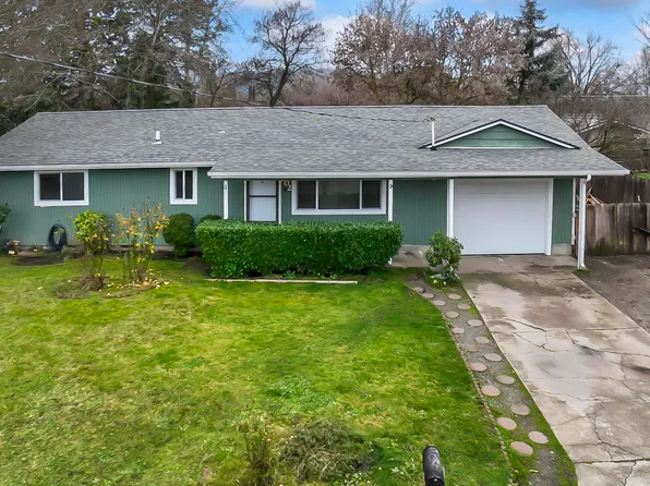 202 Corcoran Ln, Central Pt, OR 97502