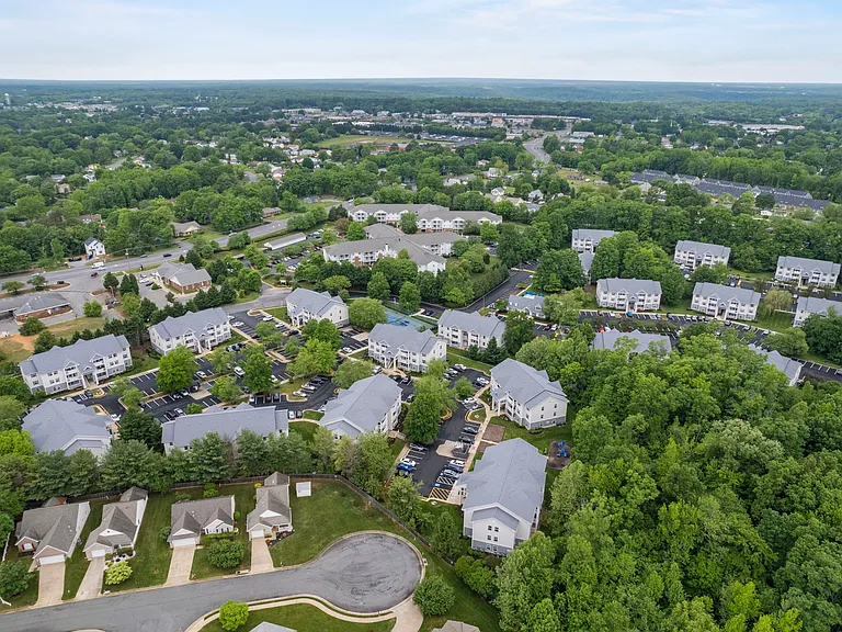 Salem Run Apartment Homes — Photo 33