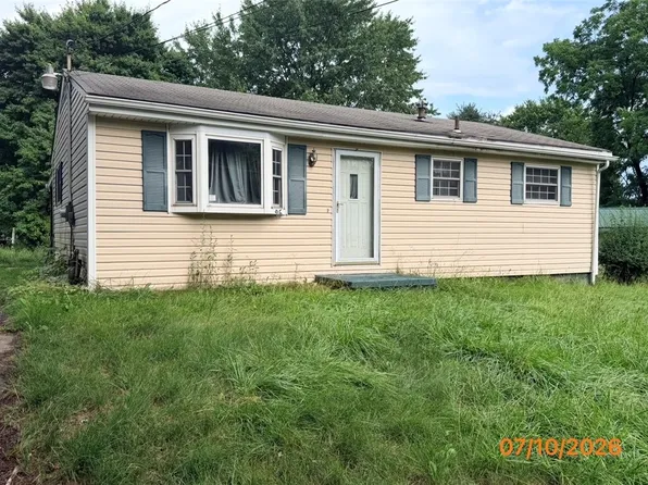25 Lincoln Ave, Wheatland, PA 16161