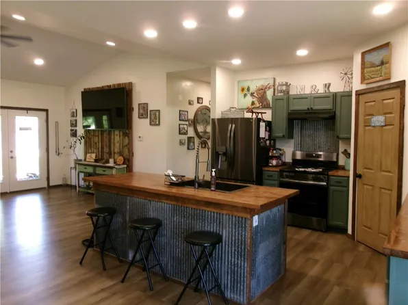 201 N Delray Dr, Urich, MO 64788