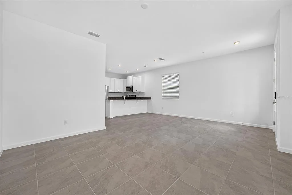 4 bed, 2.5 bath, 1678 sqft, $2,795 — Photo 4