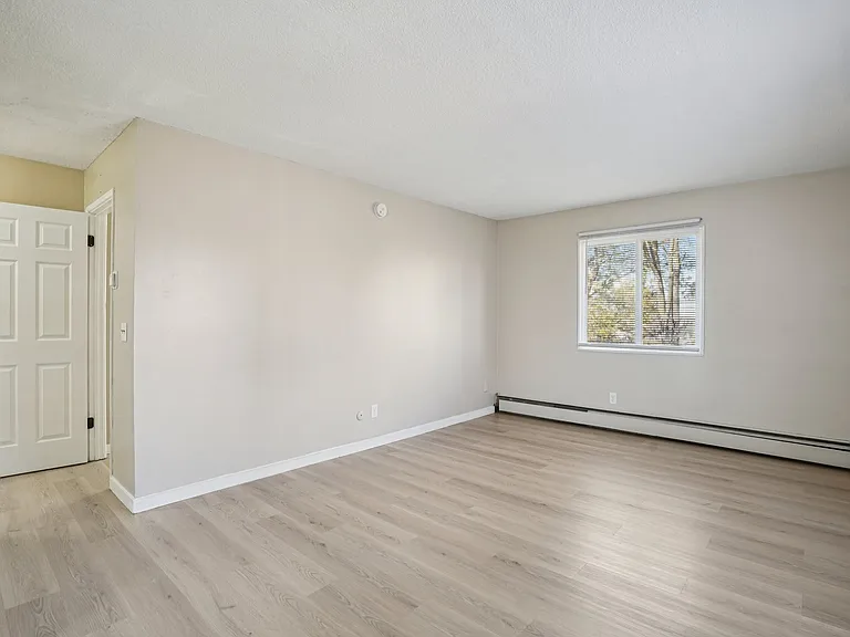 Keller Flats — Photo 49