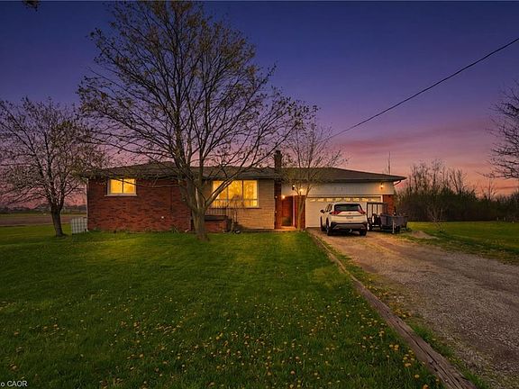3rd image of 516 Mud St E