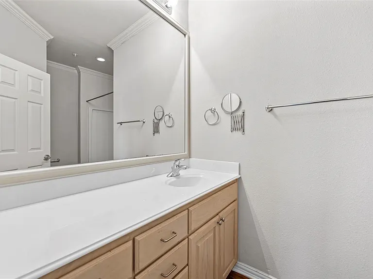 4404 Honfleur Ct — Photo 13