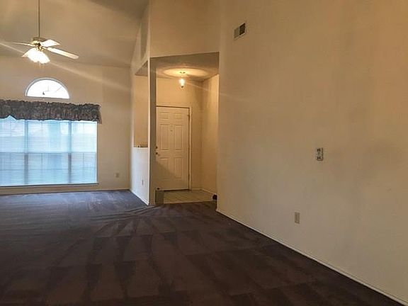 5th image of 2833 Clearmeadow Dr