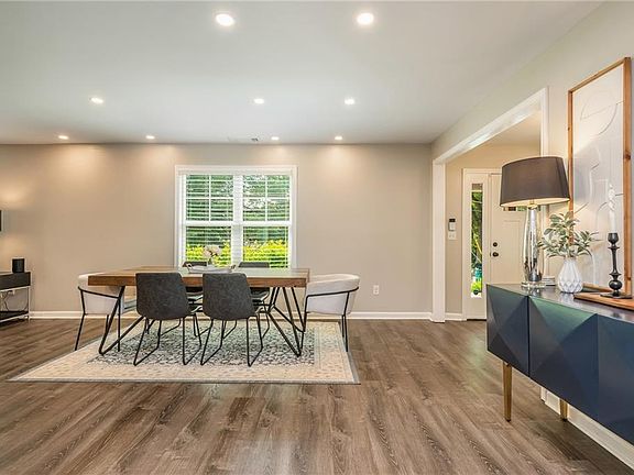 5th image of 1817 Teasley Dr SE