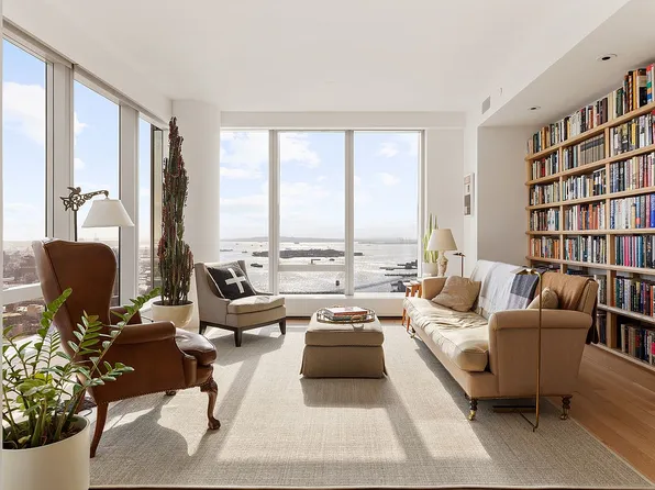 252 South St #43C, New York, NY 10002