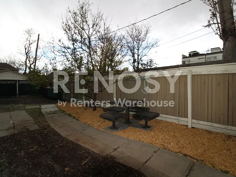 2828 Stout St — Photo 11