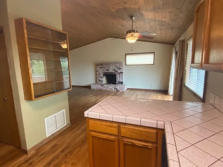 1802 McFarlan St — Photo 33