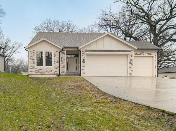 4725 NE Winn Rd, Kansas City, MO 64117