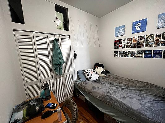 4th image of 217 E 33rd St APT 4FW