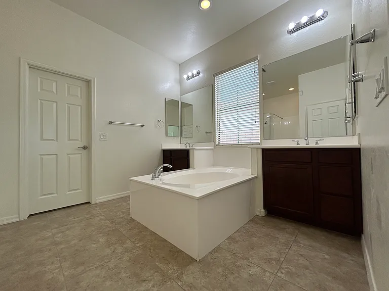 3841 E Powell Pl — Photo 32