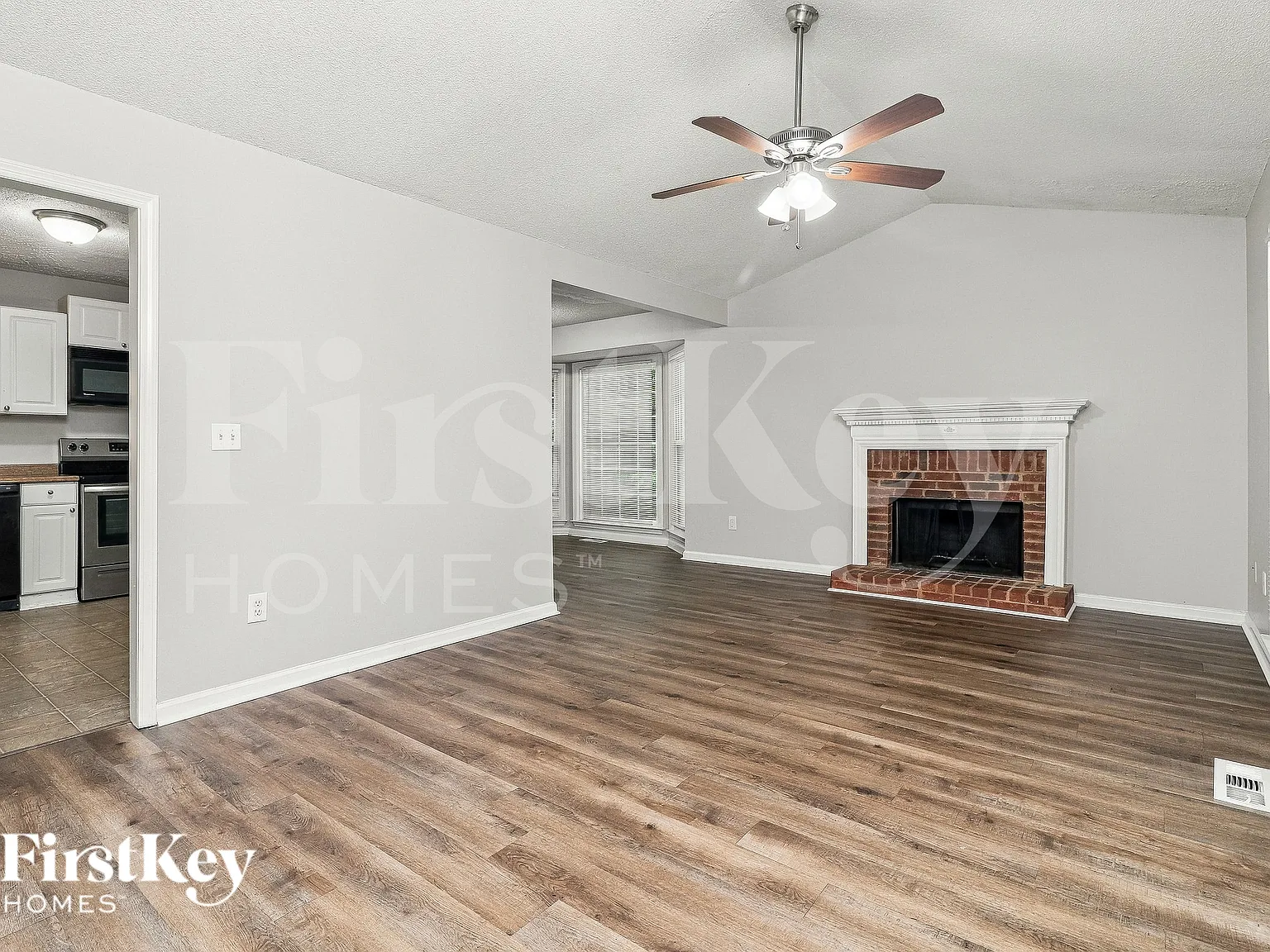 3 bed, 2.0 bath, 1692 sqft, $1,955 — Photo 3