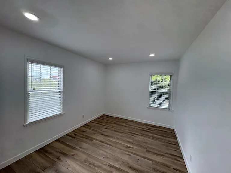 1802 Ocean Park Blvd — Photo 8