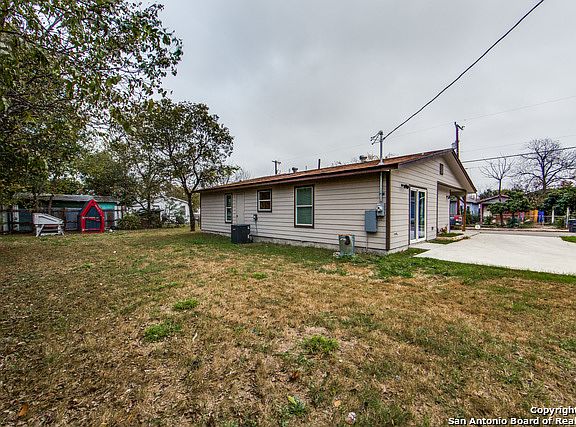 4th image of 1501 Amestoy St