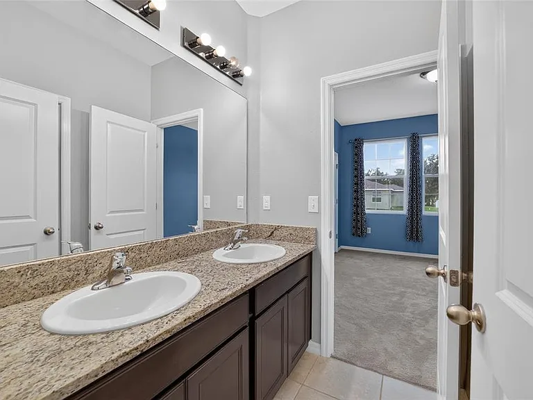 4572 SW 65th Pl — Photo 41