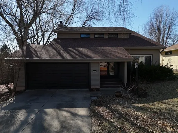 10066 NW 100th Pl, Clive, IA 50325