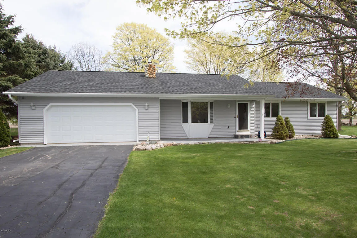 124 Maple Cir photo 1