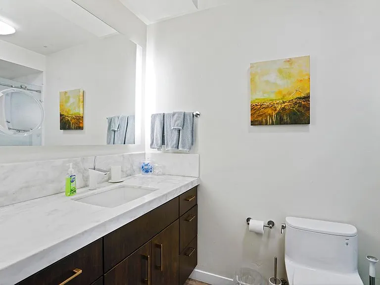1810 Avenida Del Mundo #209 — Photo 20