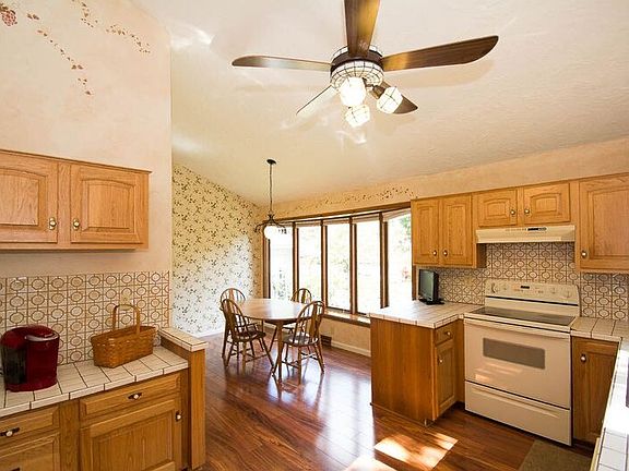 3rd image of 2395 Laurel Valley Dr