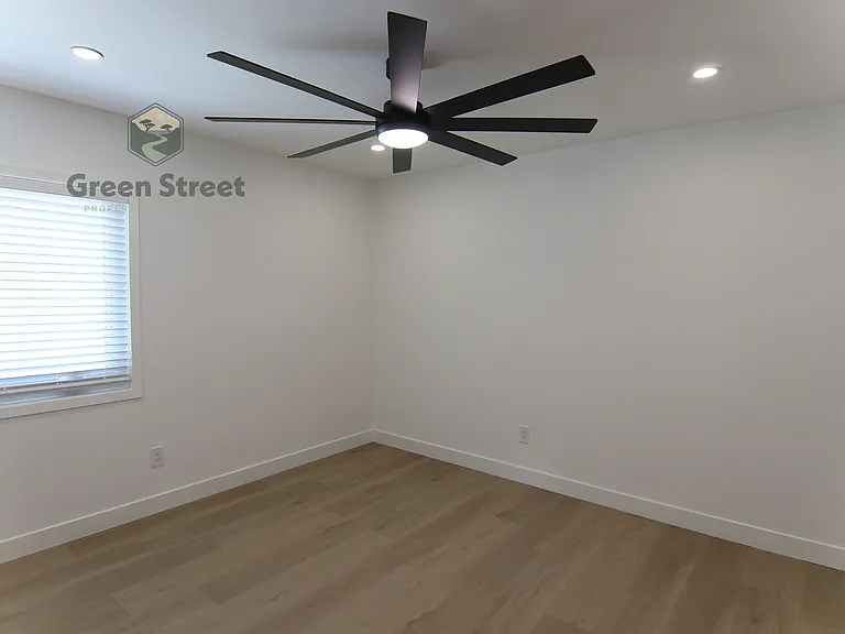 6831 Amherst St — Photo 23
