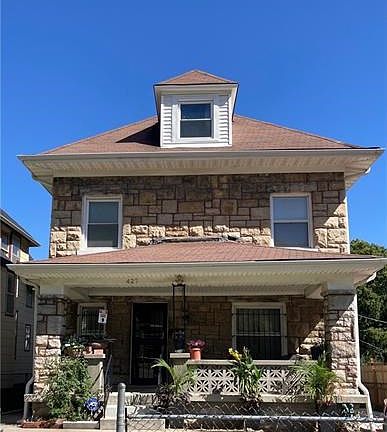 2nd image of 427 Benton Blvd