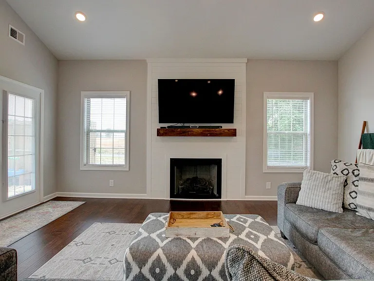 715 Jodine Ann Dr — Photo 19