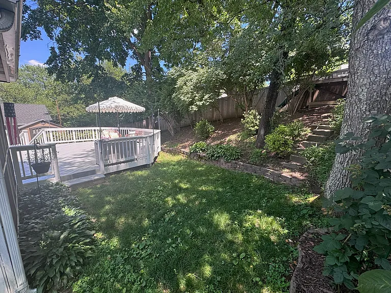 877 Patrick Henry Dr — Photo 18